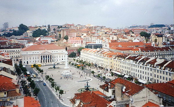 Lisbona,-piazza--Dom-pedro-IV