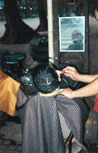Hanoi: dal barbiere