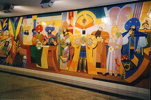 02 Lisbona,-stazione-metro.jpg