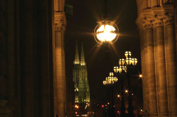 Vienna Chiesa Votiva notturno